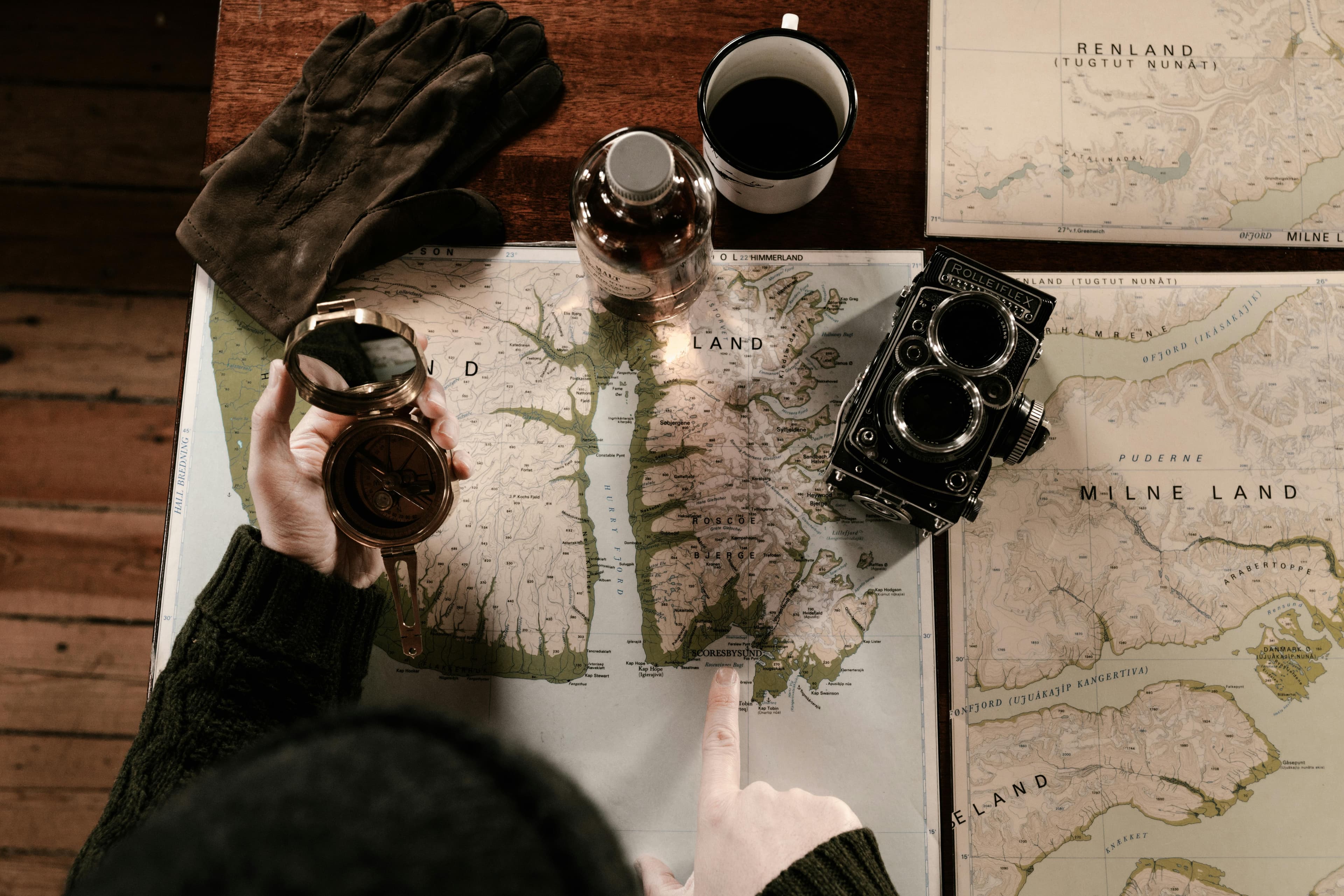 Background image of a map for the editor login page